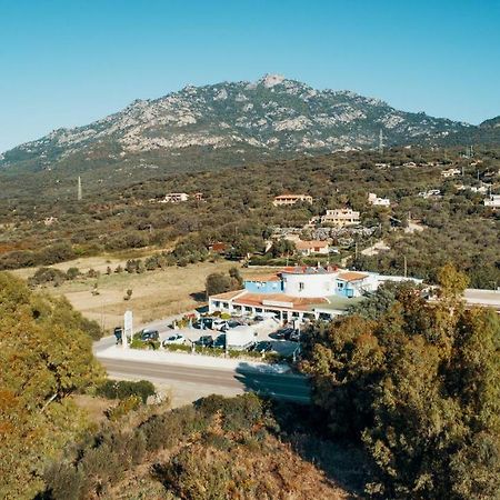 Hotel Il Timone Cugnana Exteriör bild