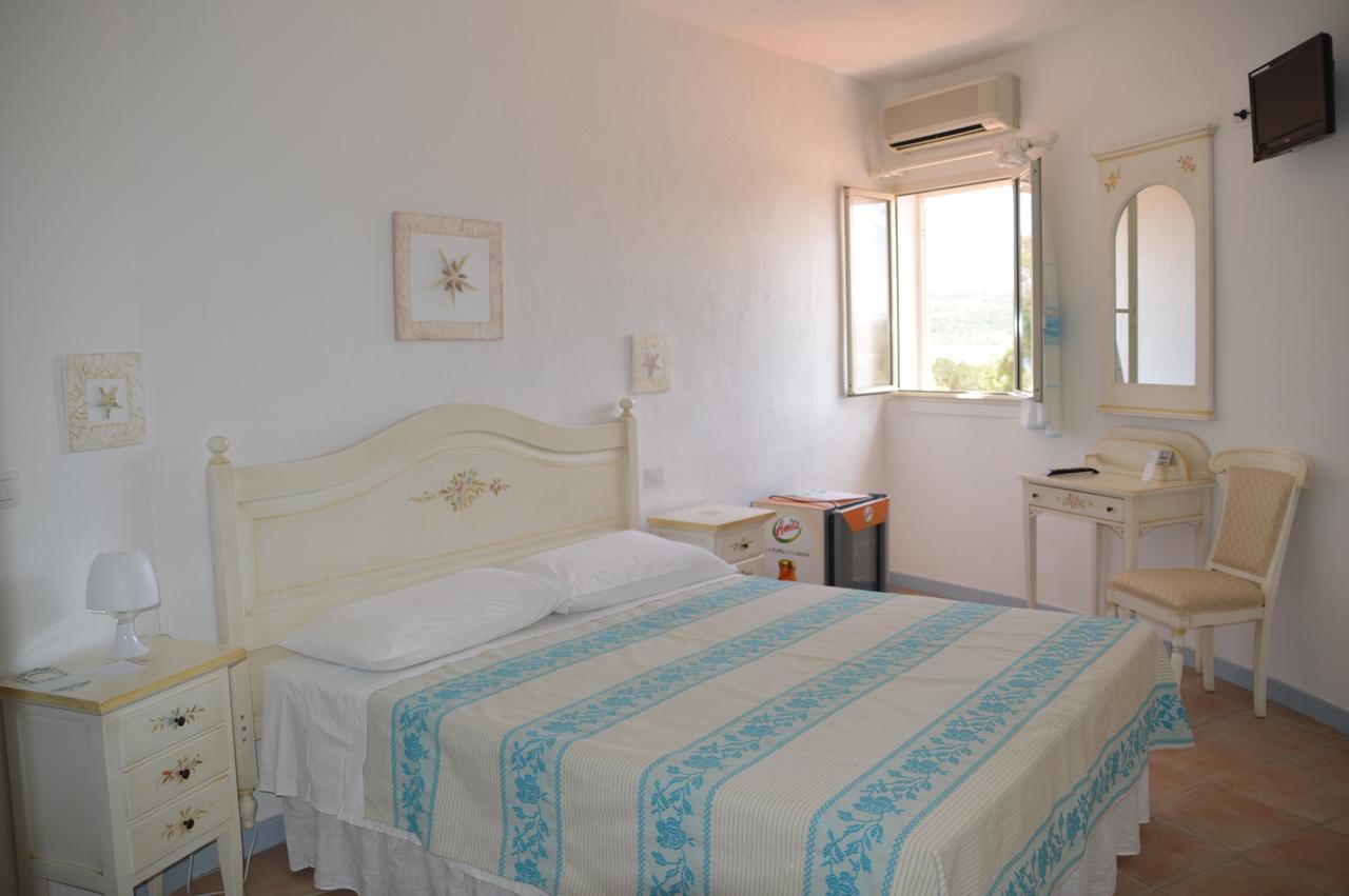 Hotel Il Timone Cugnana Exteriör bild