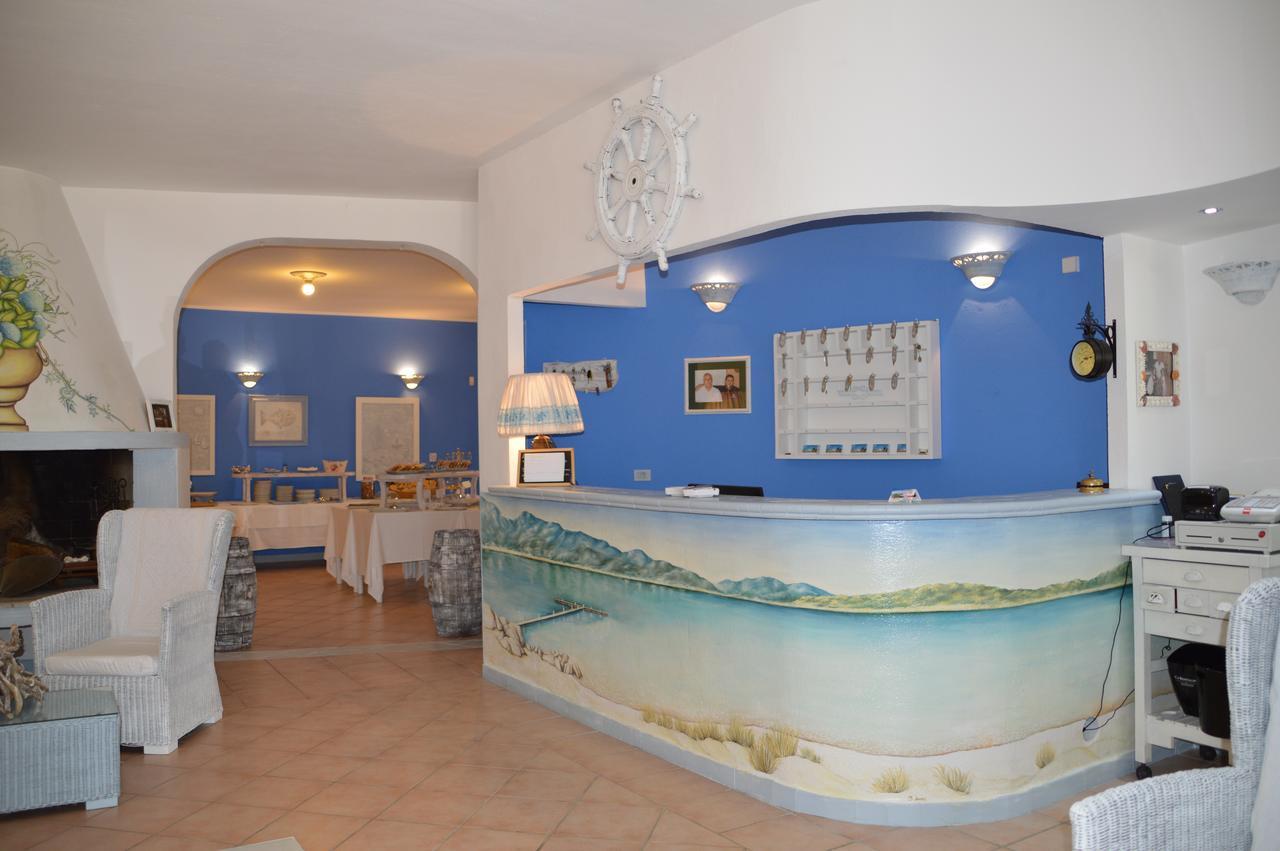 Hotel Il Timone Cugnana Exteriör bild