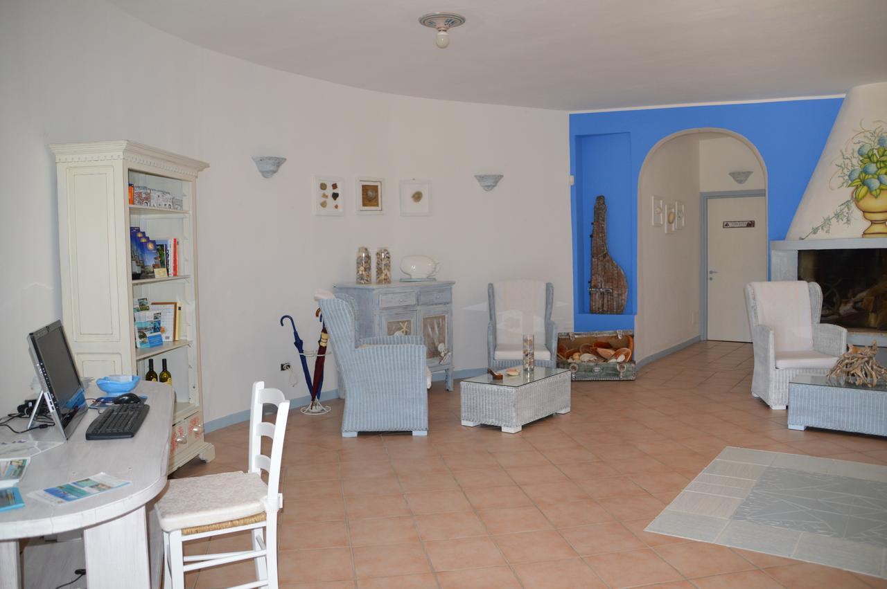 Hotel Il Timone Cugnana Exteriör bild