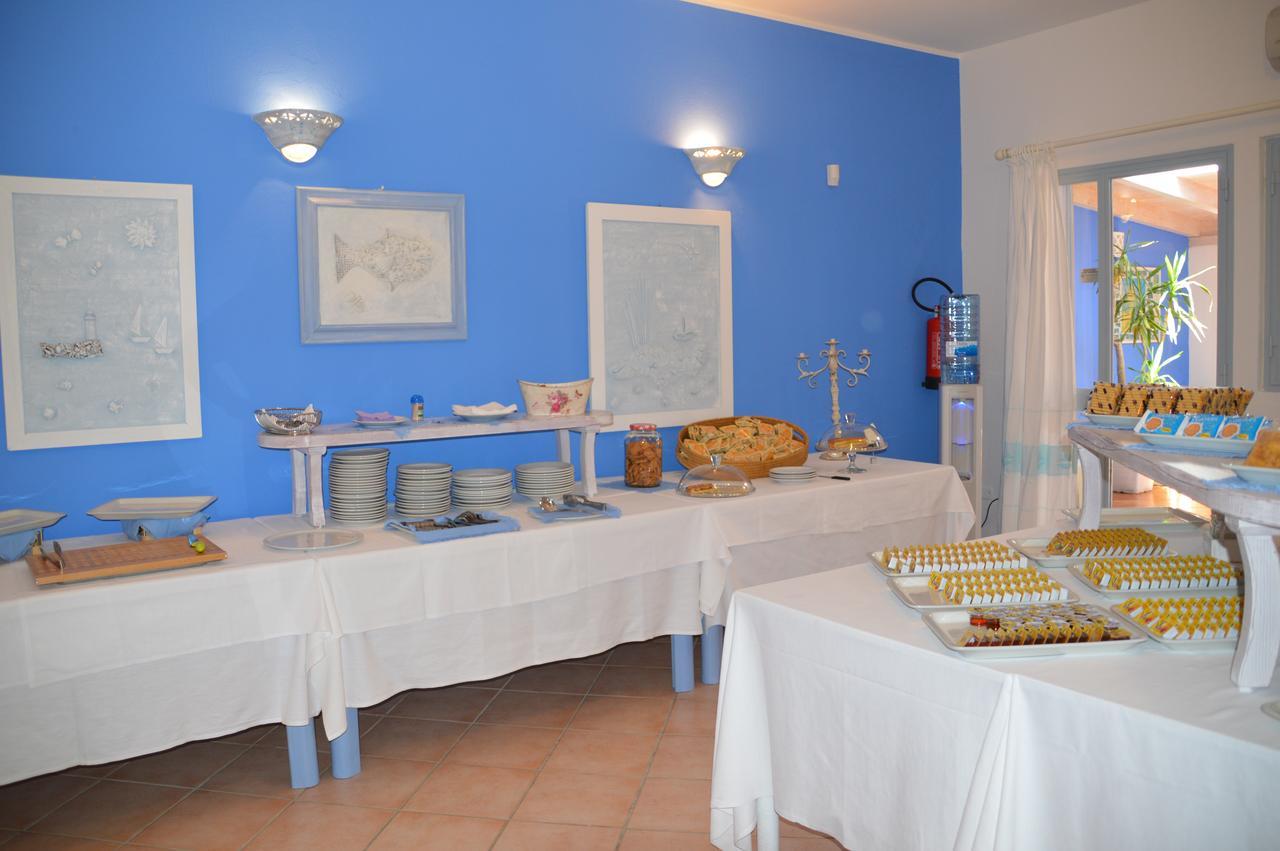 Hotel Il Timone Cugnana Exteriör bild