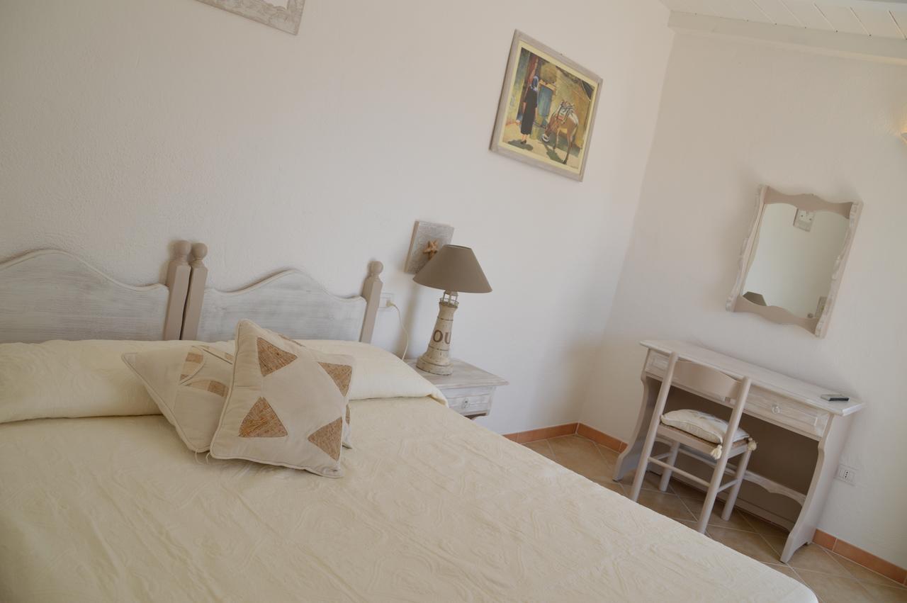 Hotel Il Timone Cugnana Exteriör bild