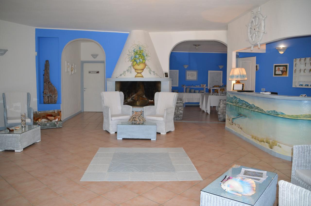 Hotel Il Timone Cugnana Exteriör bild