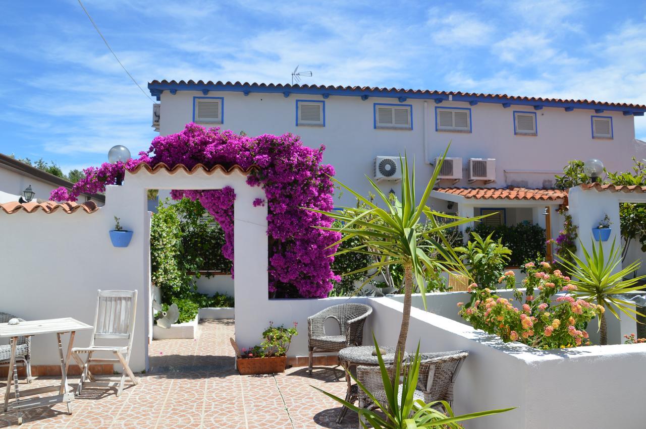 Hotel Il Timone Cugnana Exteriör bild